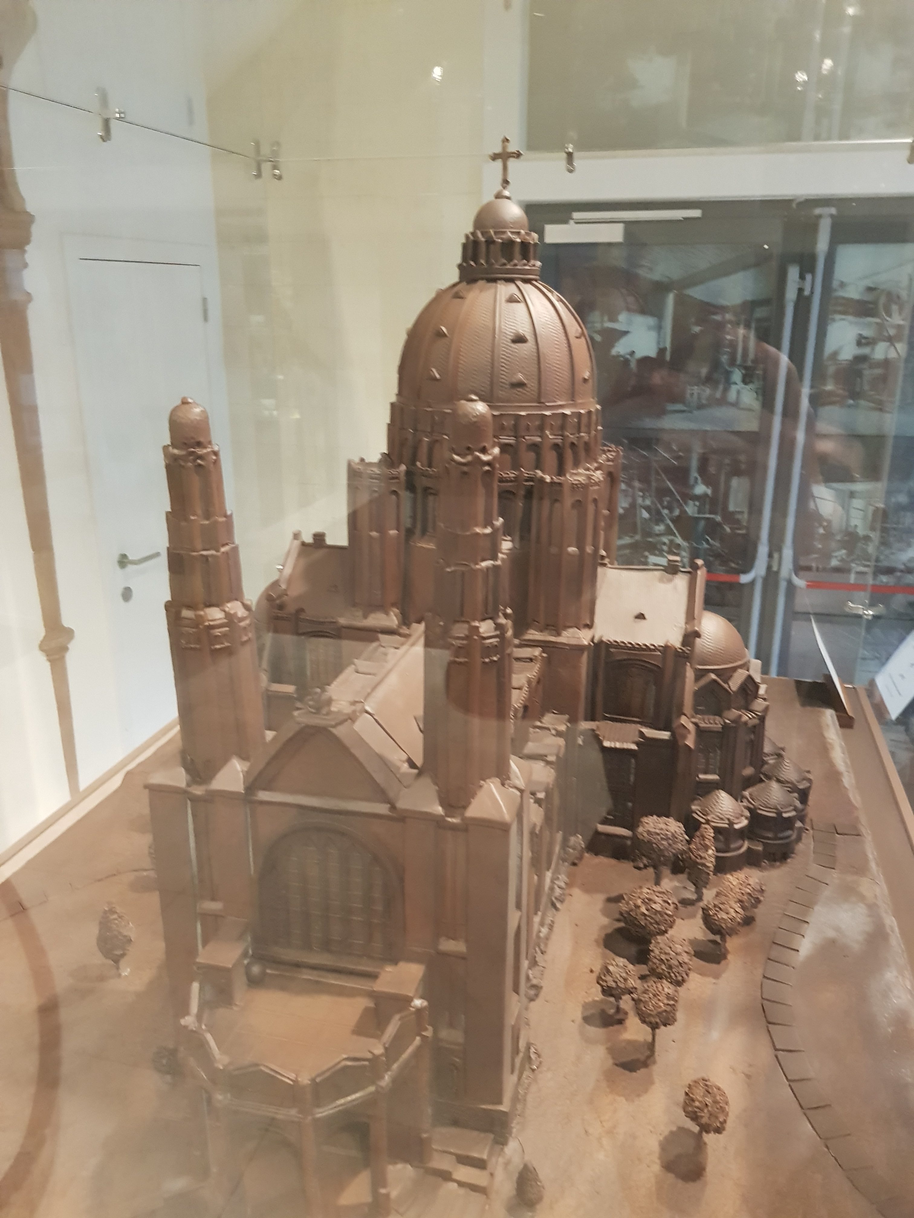 A replica of the Basilique of the Sacred Heart made out of chocolate
